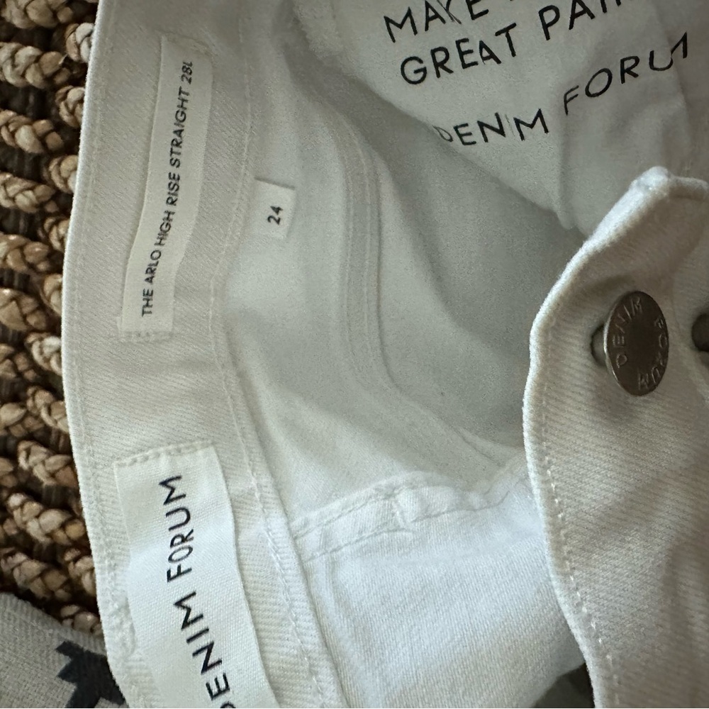 Aritzia Denim Forum The Arlo High Rise Straight 28L Jeans White - Picture 4 of 8